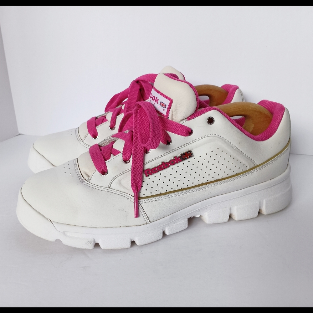 🩷 Reebok Classic Pink and White Sneakers Shoes 9 Leather Womens